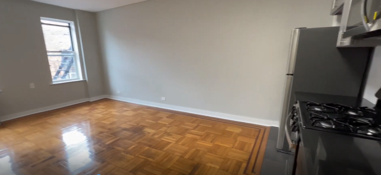 261 Wadsworth Ave - Photo 5 of 10