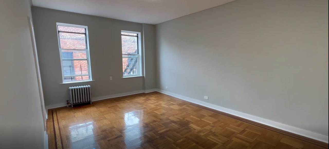 261 Wadsworth Ave - Photo 6 of 10