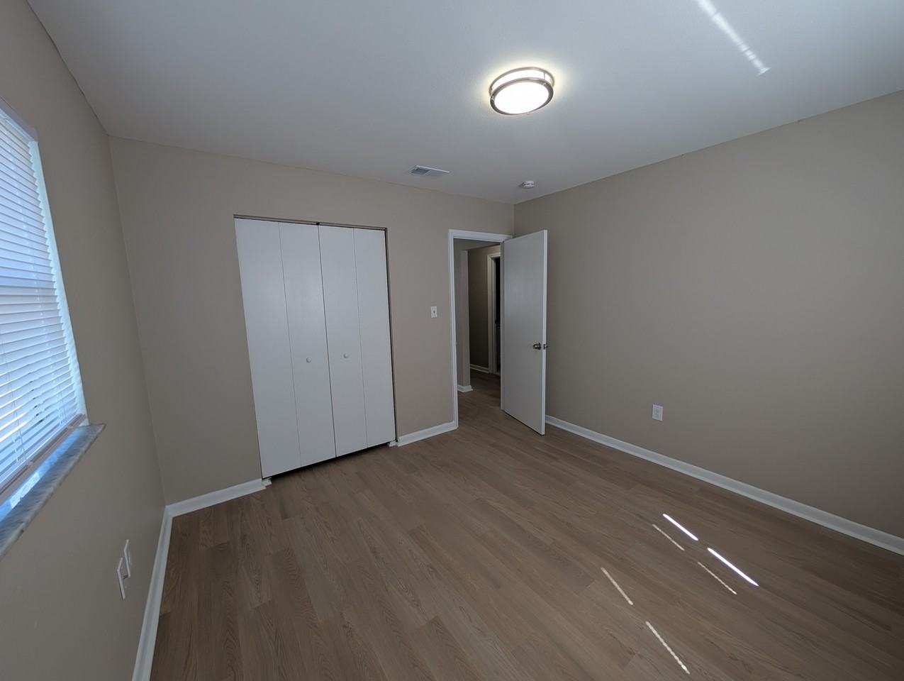 3606 E Comanche Ave - Photo 5 of 12