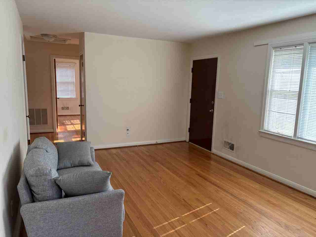 3438 View Ave - Photo 3 of 10