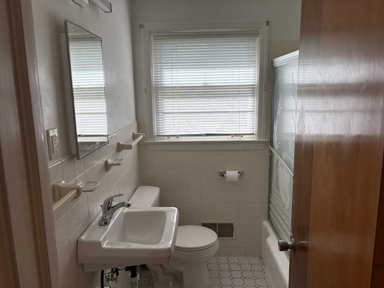 3438 View Ave - Photo 4 of 10