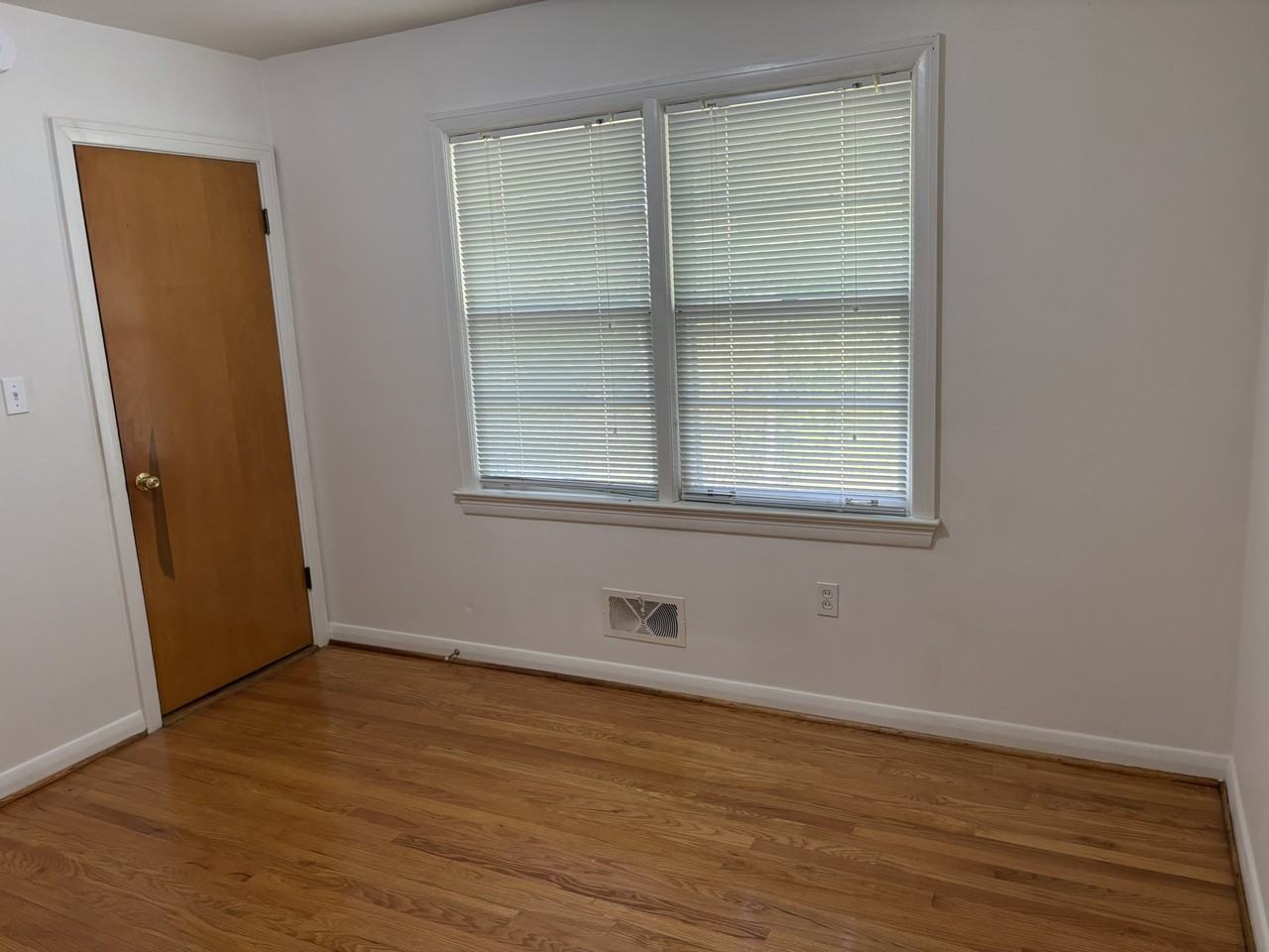 3438 View Ave - Photo 6 of 10