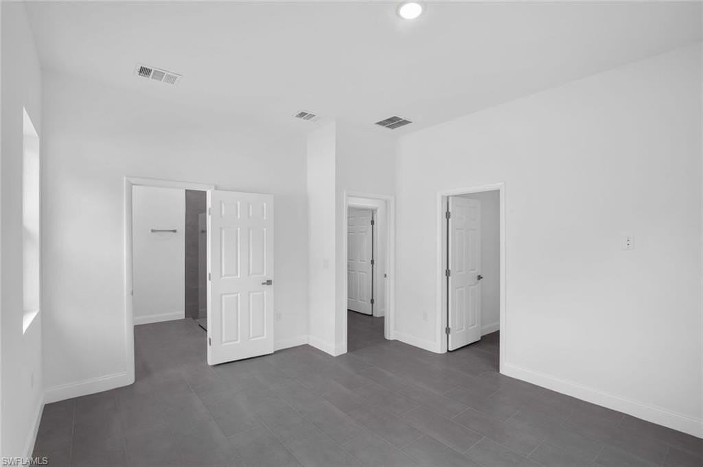 205 Australian Dr - Photo 4 of 9