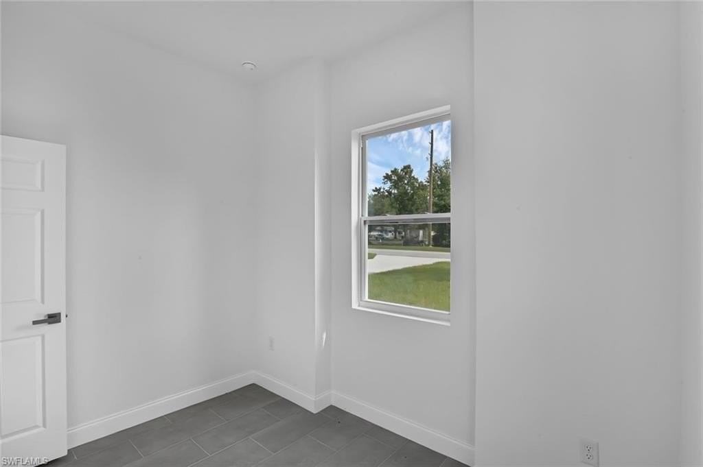205 Australian Dr - Photo 7 of 9