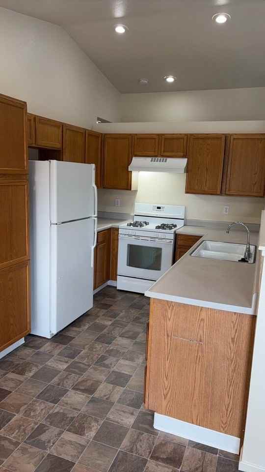 8011 Big River Dr - Photo 5 of 15