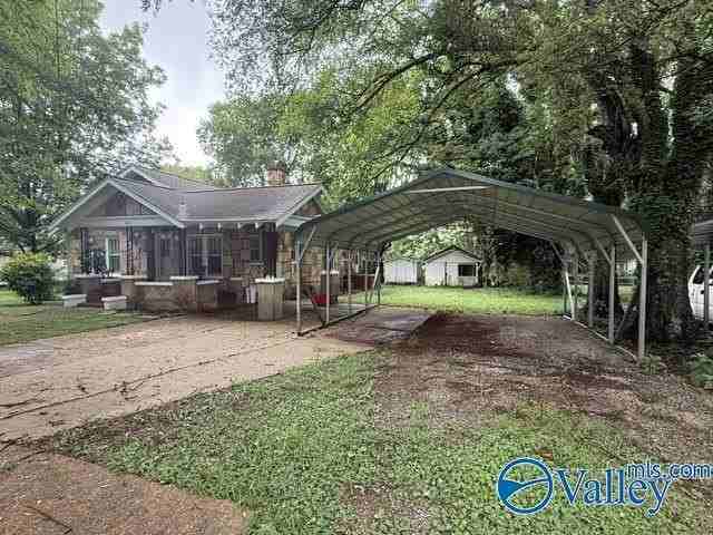 2415 Virginia Blvd Nw - Photo 2 of 9