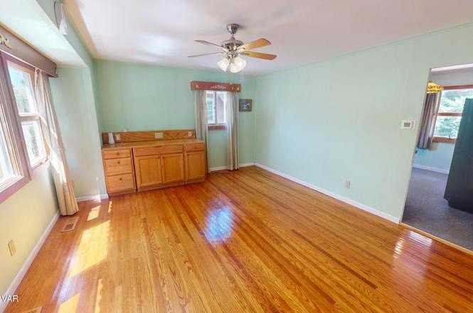 1058 Park Ave - Photo 3 of 10