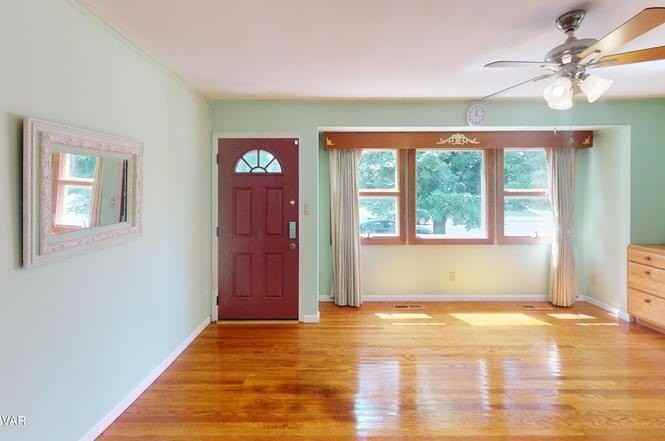 1058 Park Ave - Photo 4 of 10