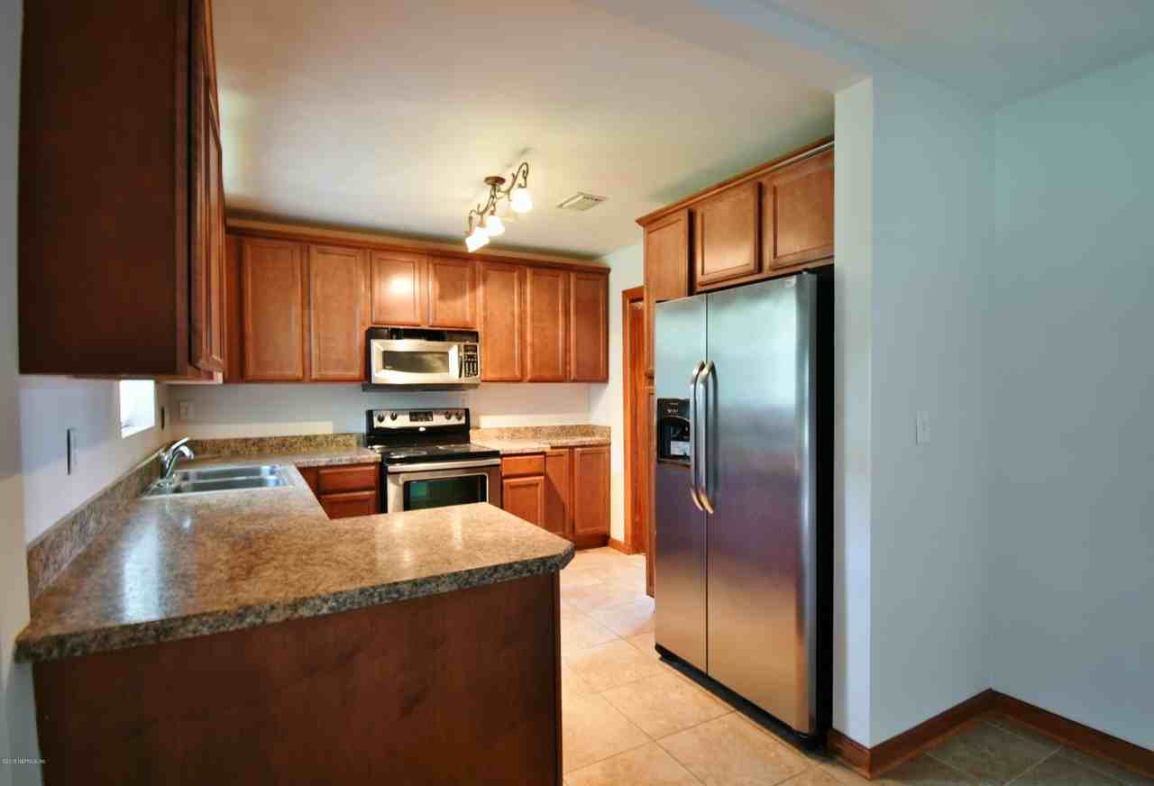 2101 Maple Leaf Dr E - Photo 5 of 22