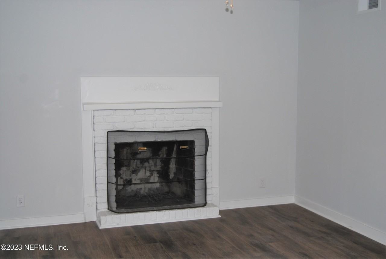 2730 Apache Ave - Photo 5 of 17
