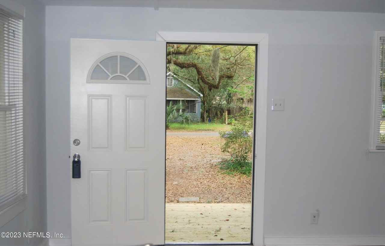 2730 Apache Ave - Photo 6 of 17