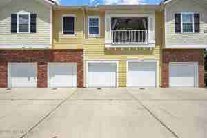 featured image of 131 Burnett Ct #101