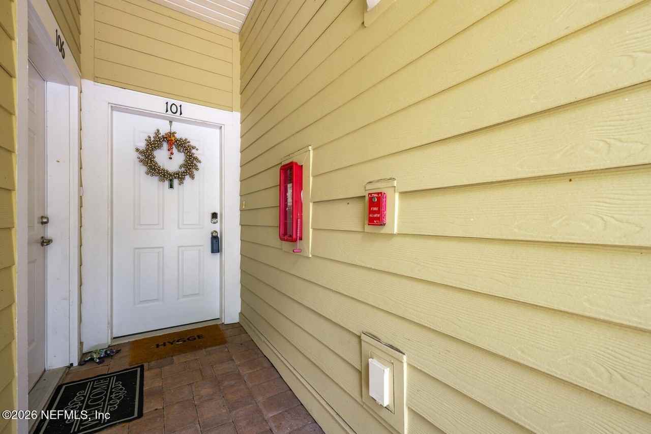 131 Burnett Ct #101 - Photo 5 of 50