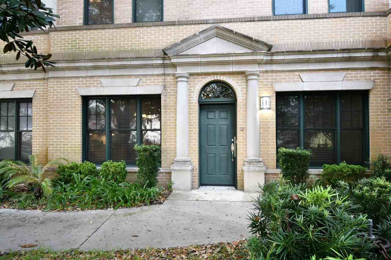 1661 Riverside Ave #121