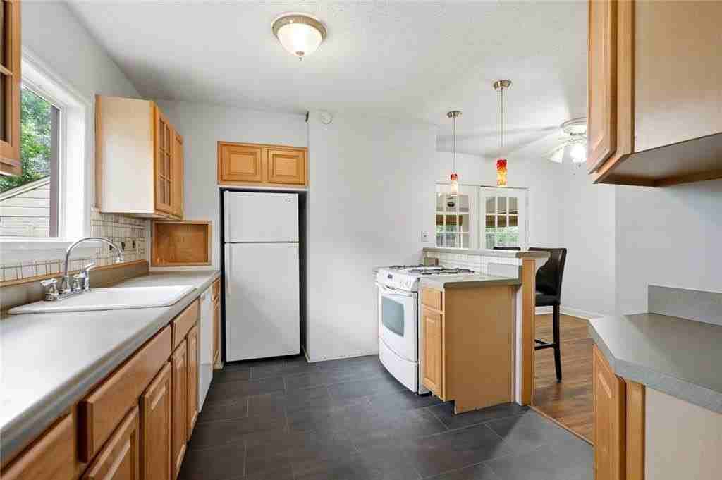1951 Dresden Dr Ne - Photo 6 of 19