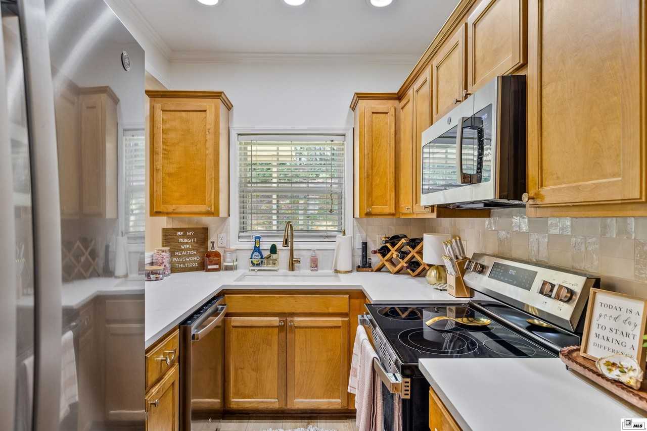 113 Arbor Cove Cir - Photo 7 of 26