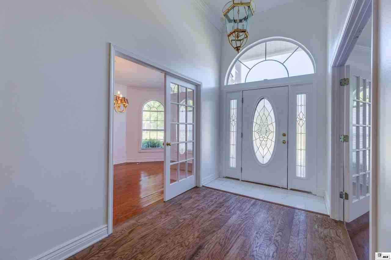 2829 W Deborah Dr - Photo 4 of 32