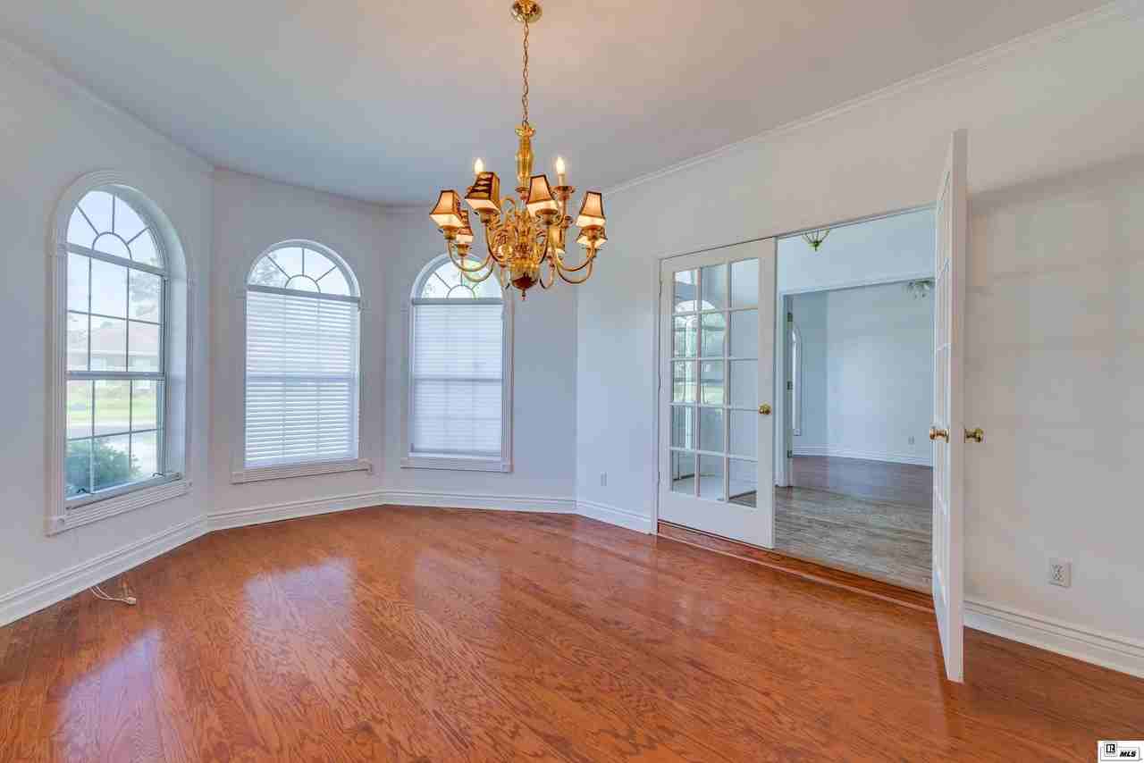 2829 W Deborah Dr - Photo 7 of 32