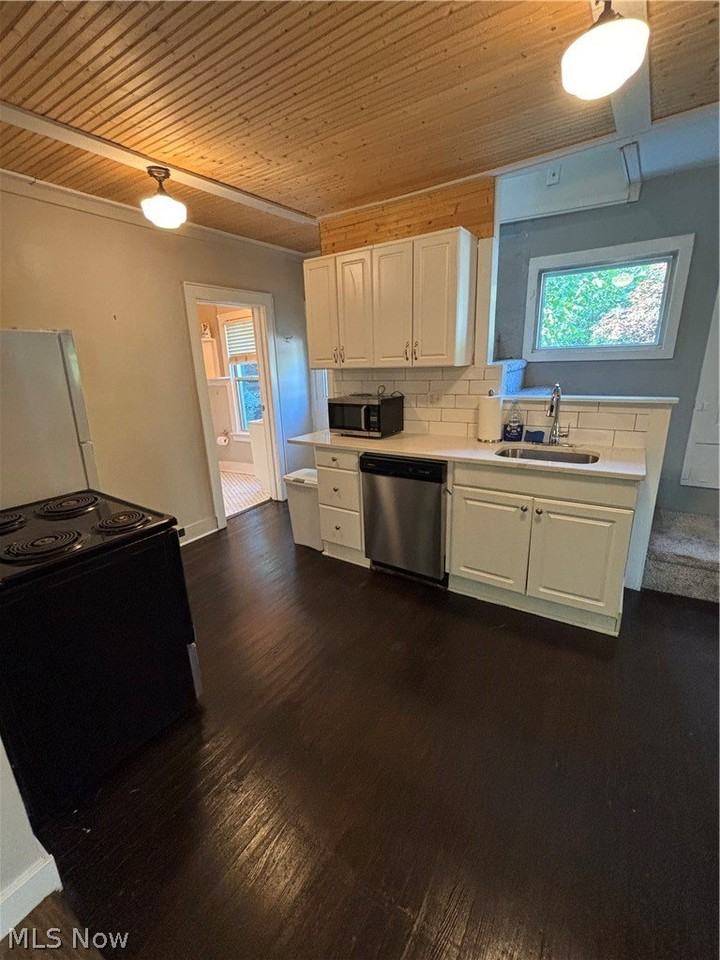 232 Chagrin Blvd - Photo 4 of 20