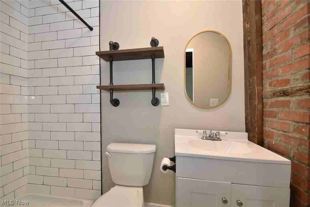 232 Chagrin Blvd - Photo 7 of 20