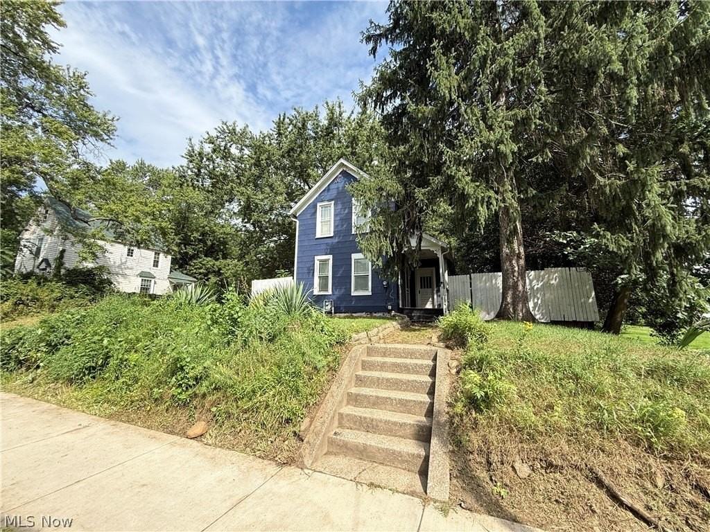 131 W Miller Ave - Photo 2 of 35