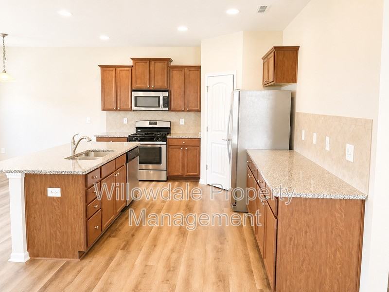2618 Tummel Ln - Photo 7 of 25