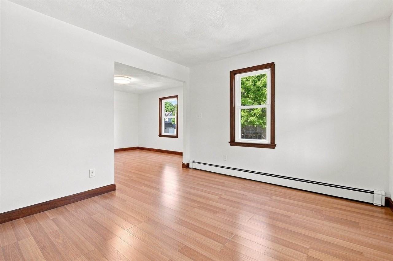 24 Railroad Ave - Photo 3 of 25
