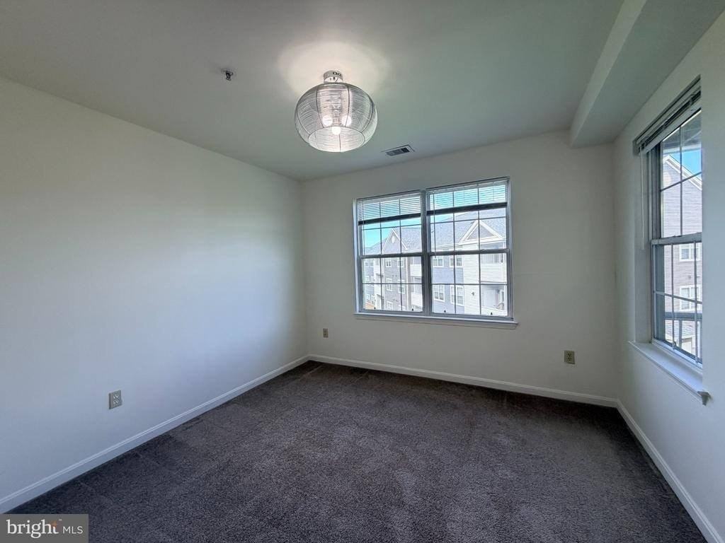 306 Gatehouse Ln - Photo 3 of 11