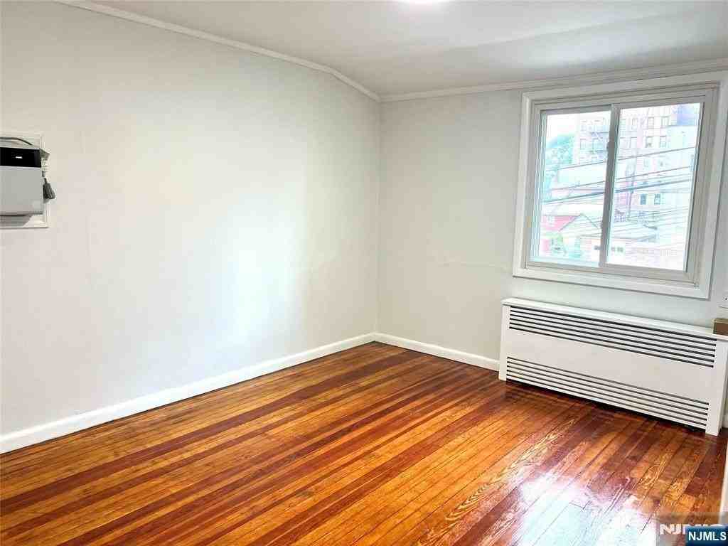 358 Lafayette Ave #2 - Photo 7 of 9