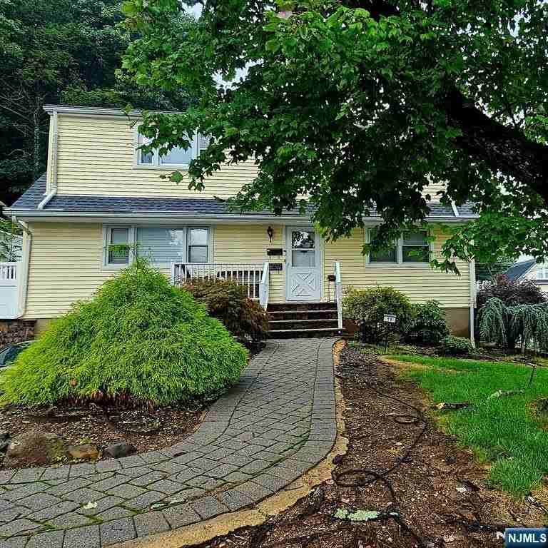 19 Knoble Pl #2ndFL - Photo 3 of 3