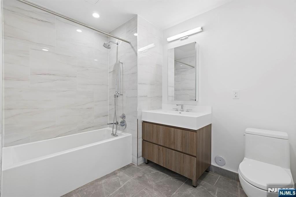 143 Old River Rd #606 - Photo 6 of 35
