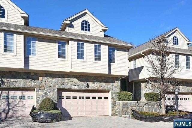 14 Kensington Ct #14 - Photo 2 of 45