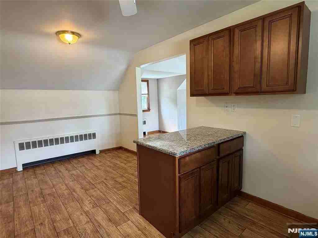 207 Graphic Blvd - Photo 7 of 13