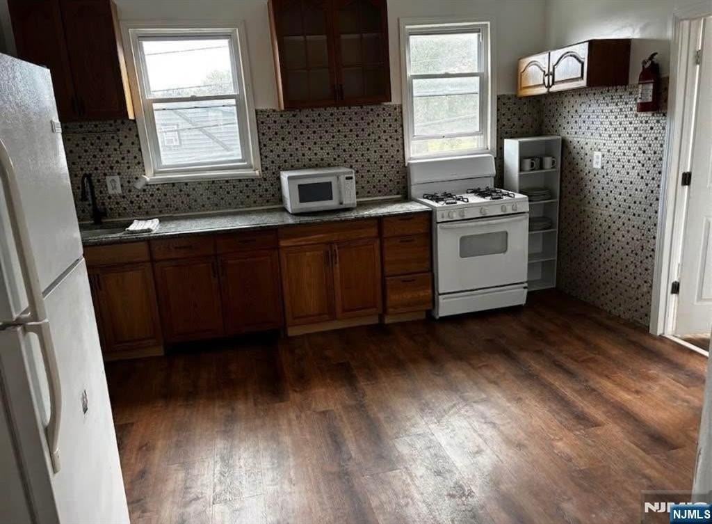 52 High St - Photo 2 of 6