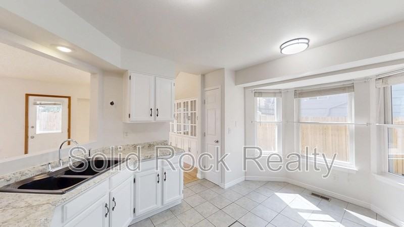 3483 Mountainside Dr - Photo 4 of 25