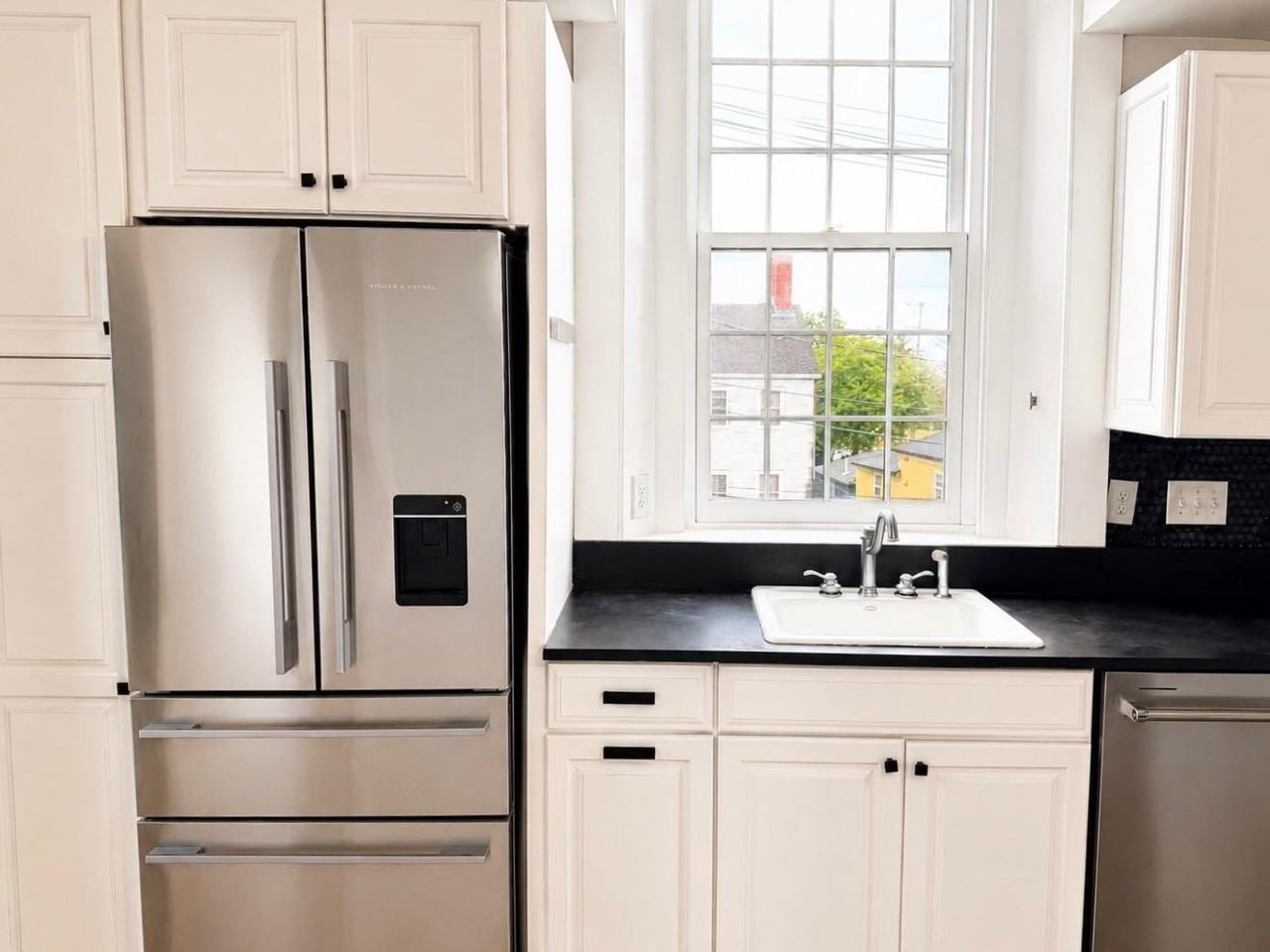 348 Maplewood Ave #4 - Photo 3 of 23