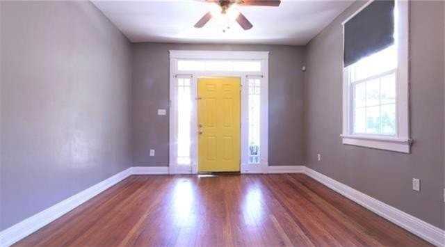 515 S Alexander St - Photo 2 of 9