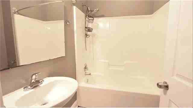 515 S Alexander St - Photo 6 of 9