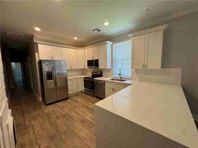348 Carrollton Ave - Photo 4 of 9
