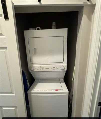 348 Carrollton Ave - Photo 7 of 9