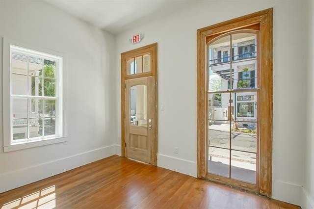 5823 Magazine St - Photo 2 of 14