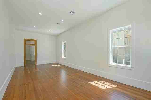 5823 Magazine St - Photo 3 of 14