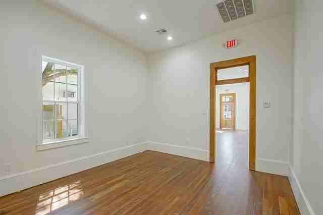 5823 Magazine St - Photo 6 of 14