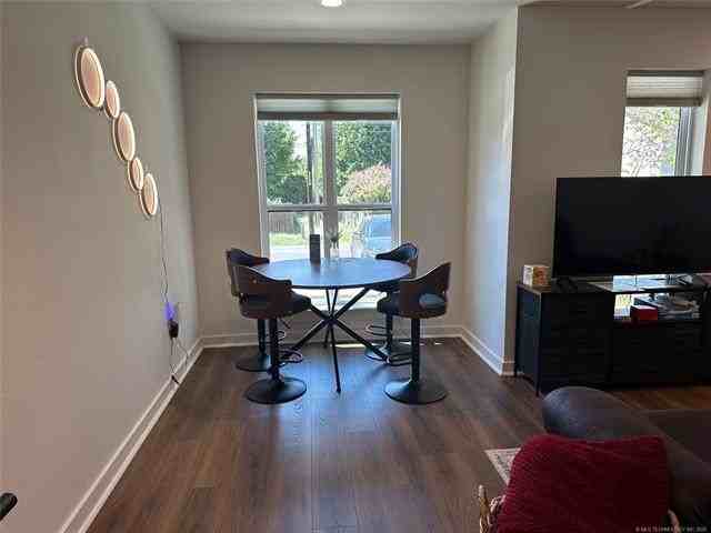 805 N Ridgeway St #B - Photo 7 of 37