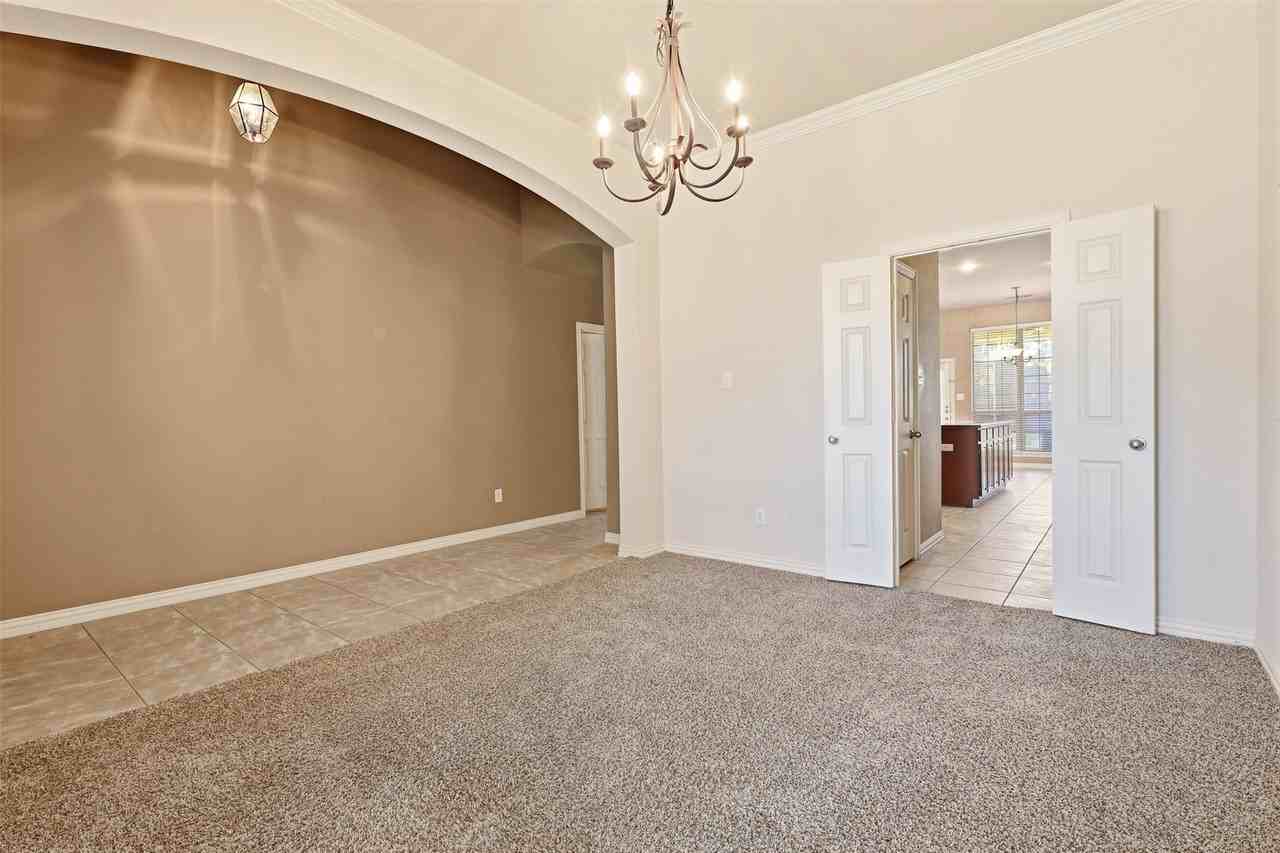 2633 Deer Hollow Dr - Photo 4 of 25