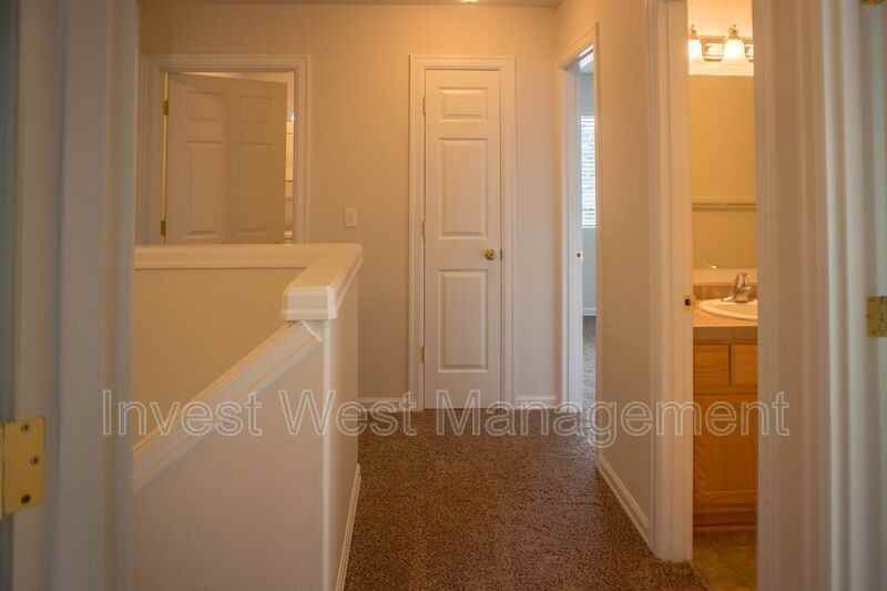 9312 Ne 81st St - Photo 2 of 31