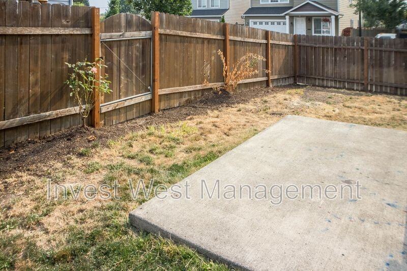 9312 Ne 81st St - Photo 3 of 31