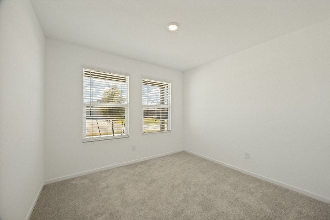 405 Mcnelly Ln - Photo 4 of 25