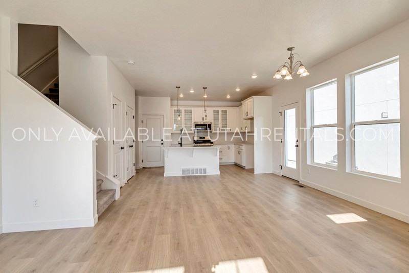 11474 S Andover Rd - Photo 4 of 17