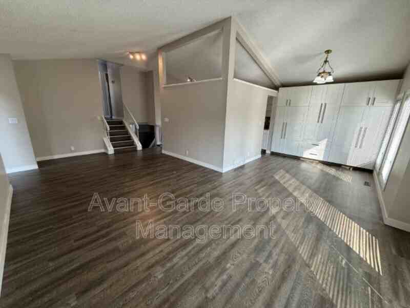 4004 20Av Nw - Photo 6 of 34